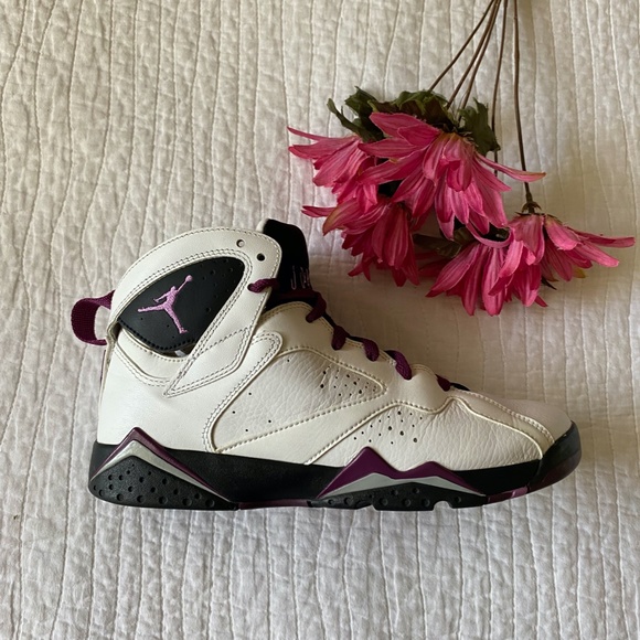 EUC Air Jordan 7 Retro “Fuchsia Glow” 442960-127 Size 7.5Y/ Women's 8.5 - Picture 1 of 15